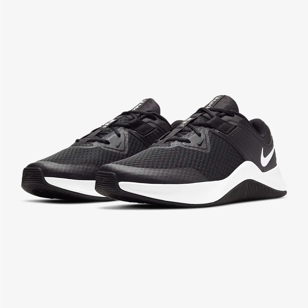 NIKE MC TRAINER - Black / White NIB